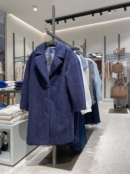 PAL_Guess_rekonstrukce_znovuotevrena_prodejna_interier_5_mala